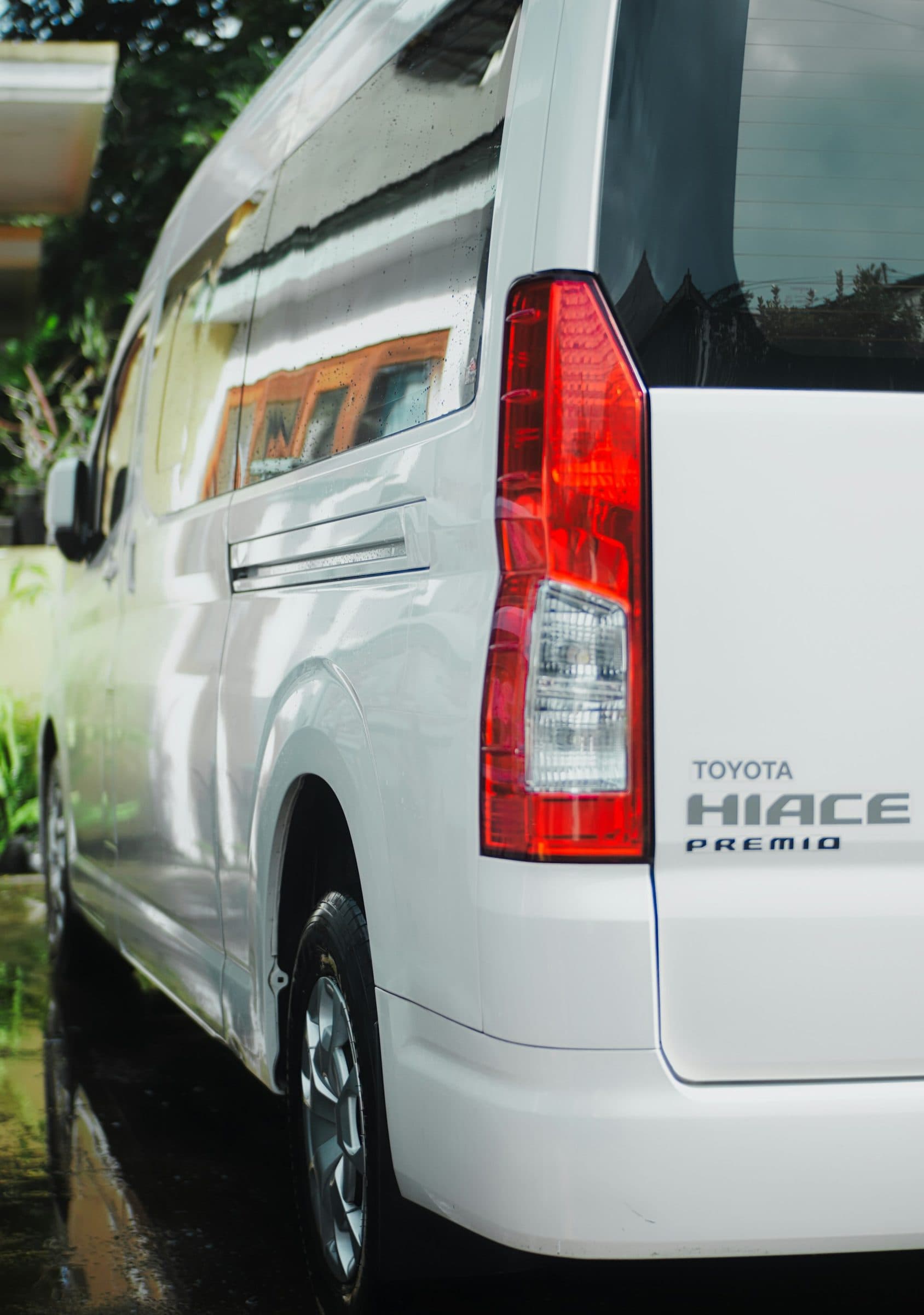 VIP Van: Toyota HiAce Executive